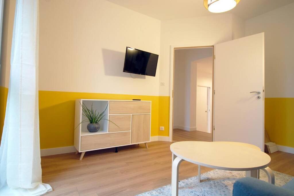 B&B Jaune, Appartement Independant, Parking, Wifi Pres De Strasbourg Ittenheim エクステリア 写真